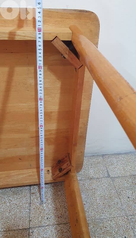 طاولة خشب ٢٠ كيلو  طول ١٢٠ و عرض ٧٥ وارتفاع ٧٥ عتيق  مرتبة وثقيل بيروت 5