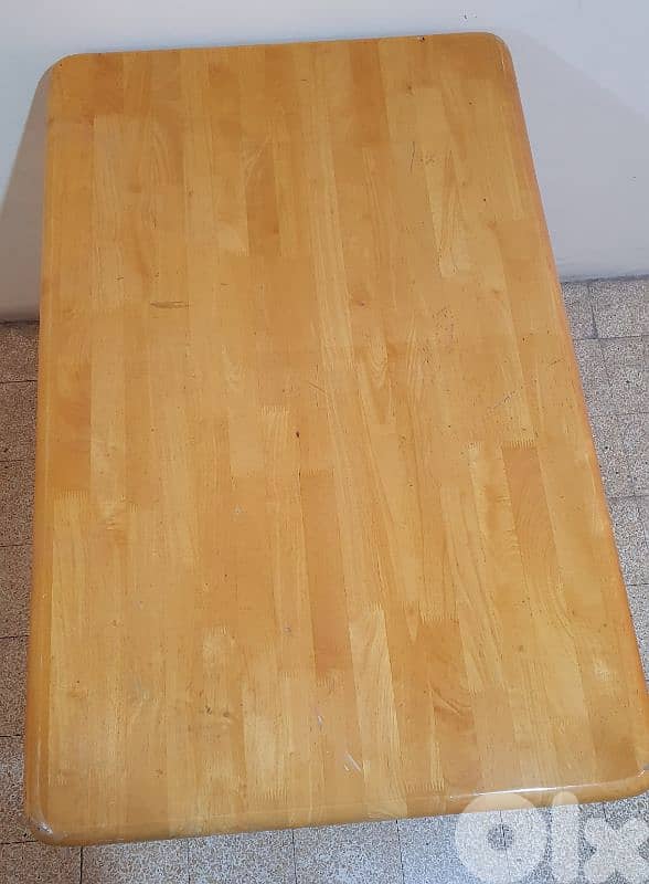 طاولة خشب ٢٠ كيلو  طول ١٢٠ و عرض ٧٥ وارتفاع ٧٥ عتيق  مرتبة وثقيل بيروت 9