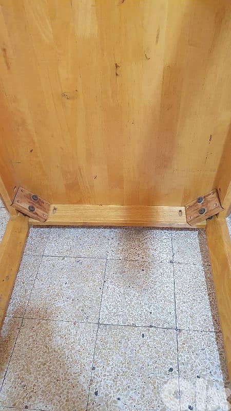 طاولة خشب ٢٠ كيلو  طول ١٢٠ و عرض ٧٥ وارتفاع ٧٥ عتيق  مرتبة وثقيل بيروت 12