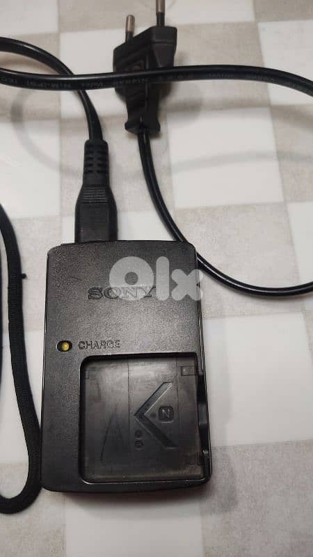 Sony cybershot pink camera 2