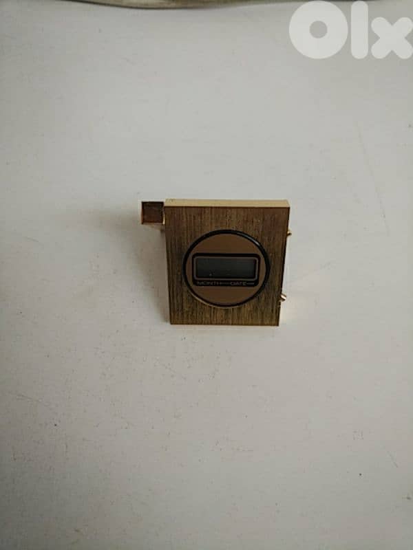 Vintage L'Express desk watch - Not Negotiable 1