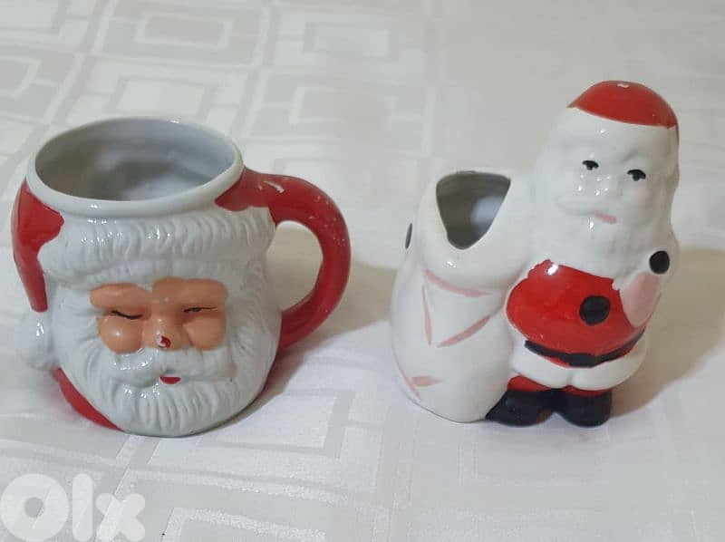 شجرة  الميلاد  مع علبه و زينة وكل أغراض ميلاد (بداعي السفر) بيروت 7