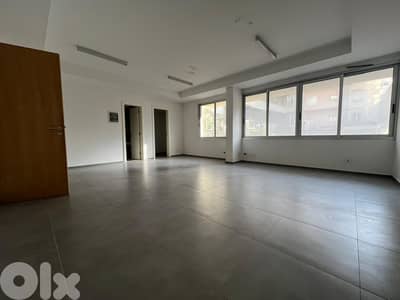 Office for Rent in Hamra – Prime Locationمكتب مميز للإيجار في الحمرا –