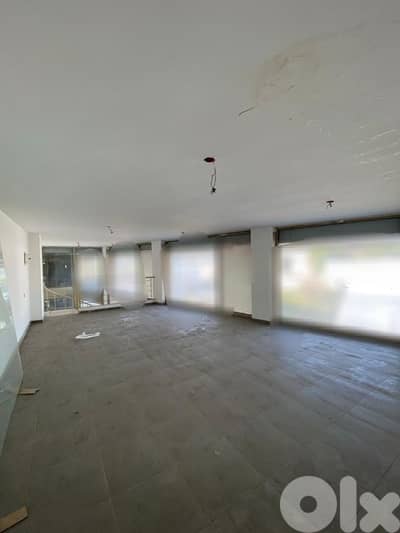 Showrooms for sale in hazmieh صالة عرض للبيع في الحازمية