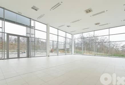 HIGHWAY SHOWROOM FOR RENT IN MANSOURIEH PRIME, (MANR-294)