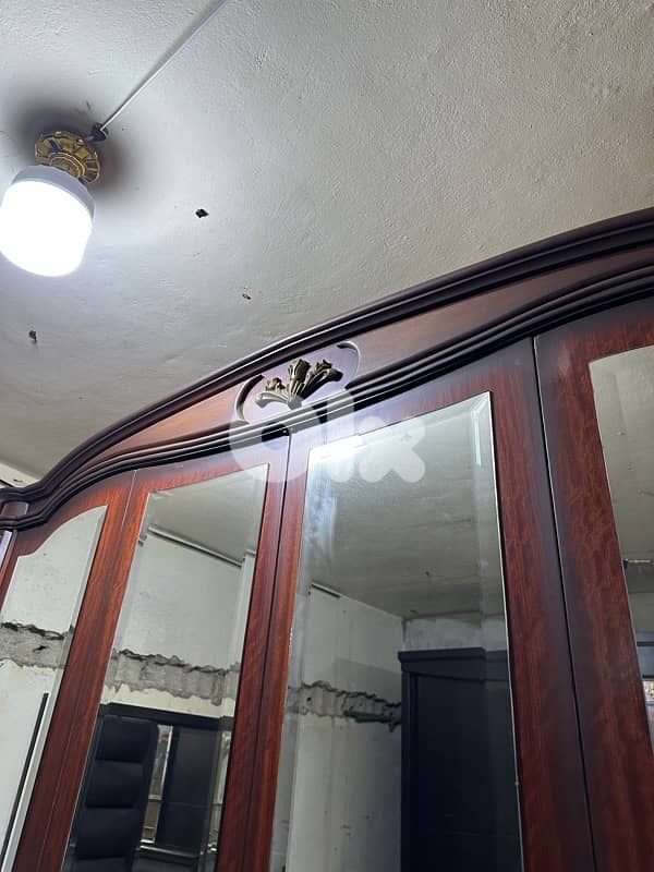 غرفة نوم كاملة خشب زان ولاتي شبه جديد 2