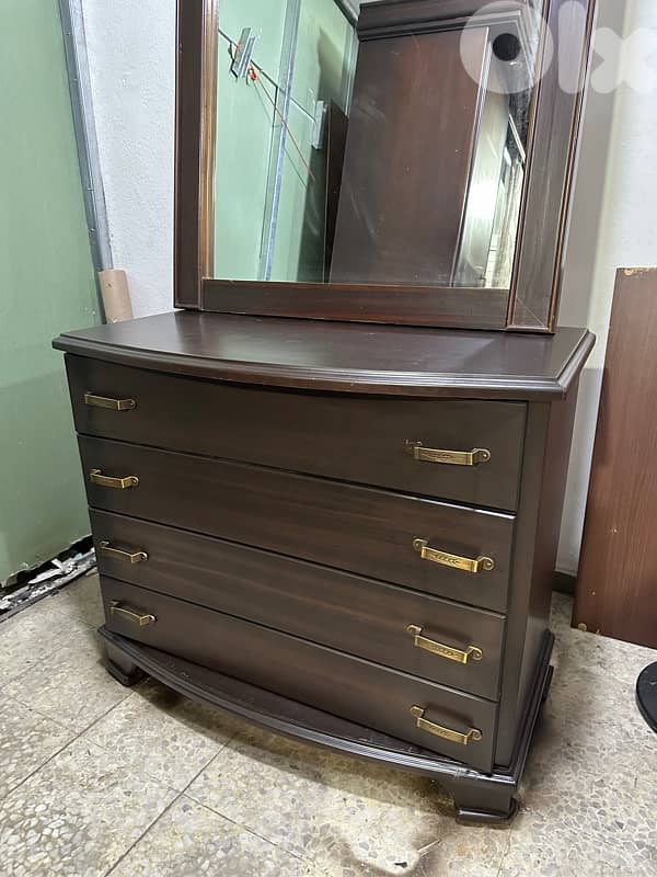 غرفة نوم كاملة مميزة خشب زان ولاتي شبه جديدة 5