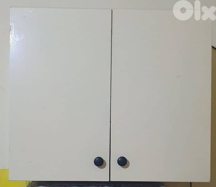 خزانة  مطبخ  نضيف عدد ١ طول ٦٠ عرض٧٠  غمق ٣٢  بيروت ٢٢ دولار  ٠٣٧٢٣٨٩٥ 1