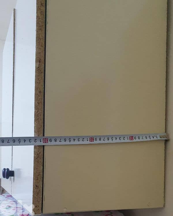 خزانة  مطبخ  نضيف عدد ١ طول ٦٠ عرض٧٠  غمق ٣٢  بيروت ٢٢ دولار  ٠٣٧٢٣٨٩٥ 5