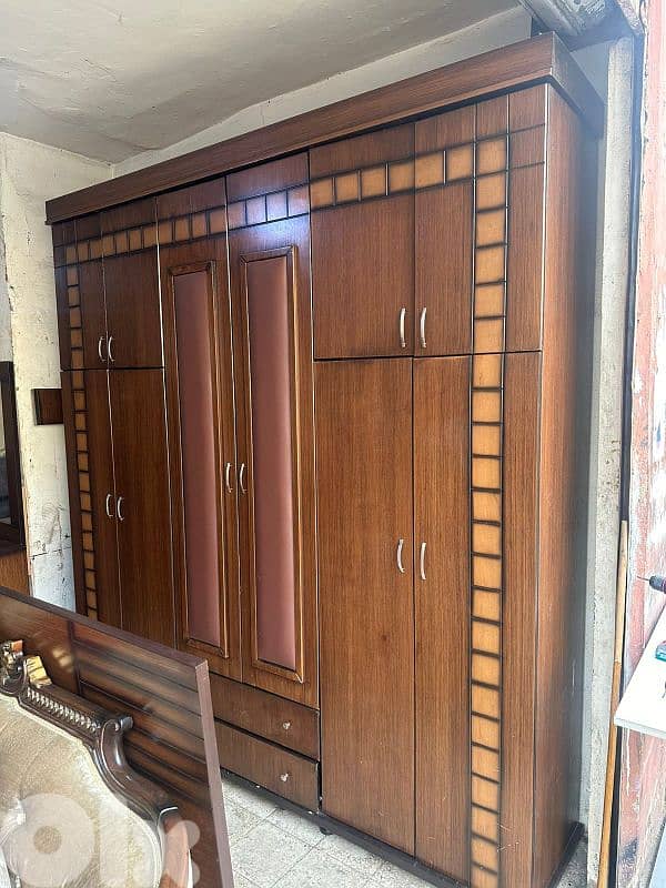 خزانة عشر درف كتير نظيفة 2