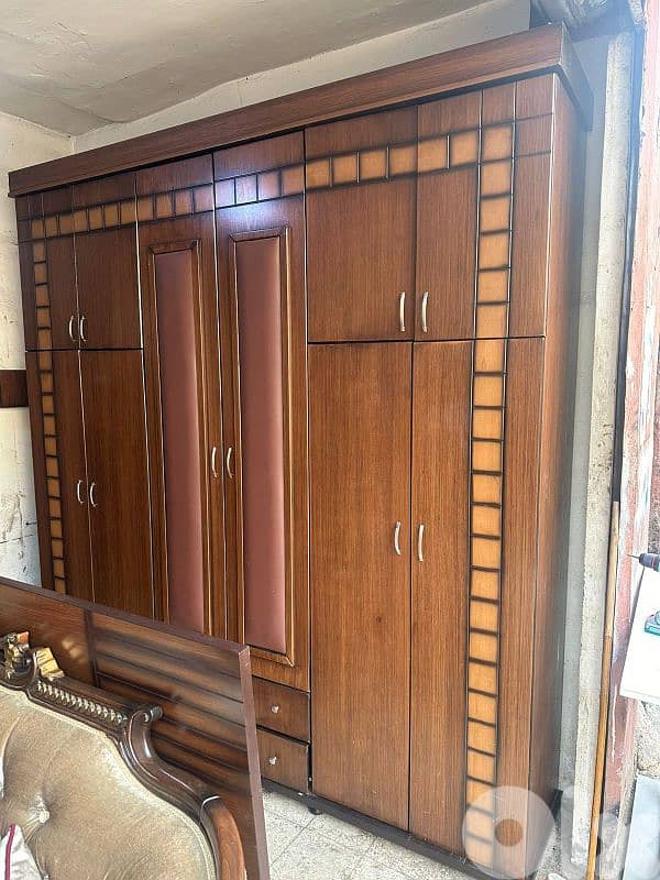 خزانة طابقين عشر درف كتير مرتبة ونظيفة 1