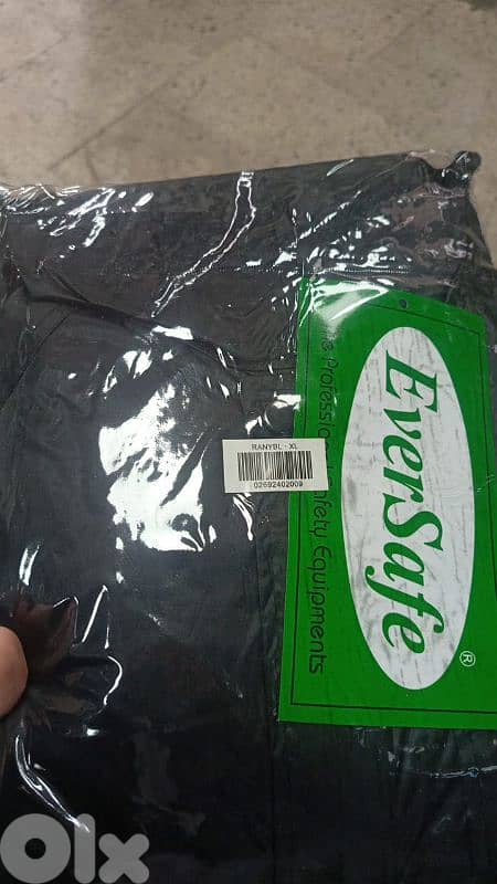 جاكيت ضد المي دلفري مع بنطلون ضد المي 3