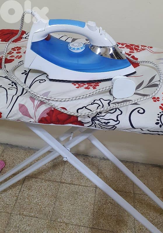 مكواية  بخارية ماركة SHARP  مستعمل  قليل جداً  شبه جديد  بيروت اشرفيه 1