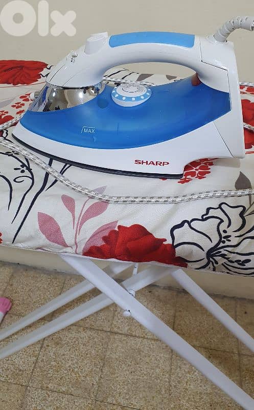 مكواية  بخارية ماركة SHARP  مستعمل  قليل جداً  شبه جديد  بيروت اشرفيه 3