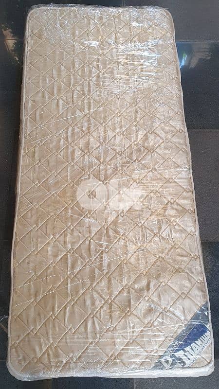 فرشة عدد ١ Titanium serie D شبه جديد كتير نضيف طول ١٨٠ عرض ٨٠ سماكة ٢٠ 5