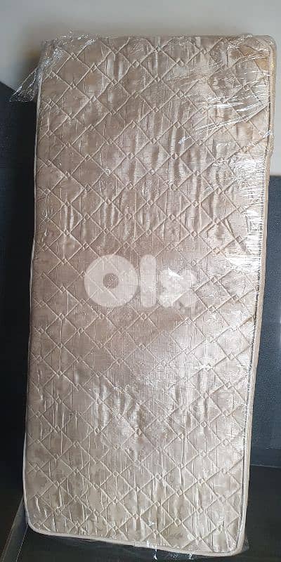فرشة عدد ١ Titanium serie D شبه جديد كتير نضيف طول ١٨٠ عرض ٨٠ سماكة ٢٠ 8