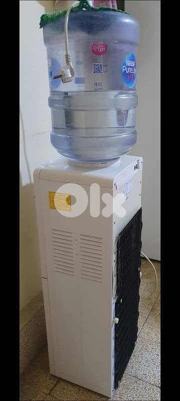 Media  cooler  very neat  and used  a little time  and  like new  50$ 10