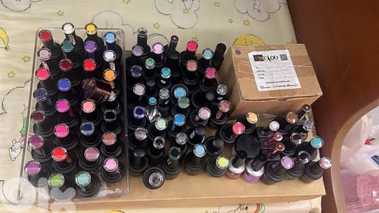 اغراض اظافر مستعملة