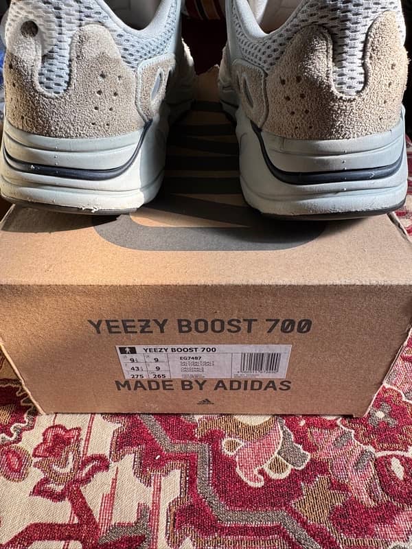 adidas Yeezy Boost 700 1