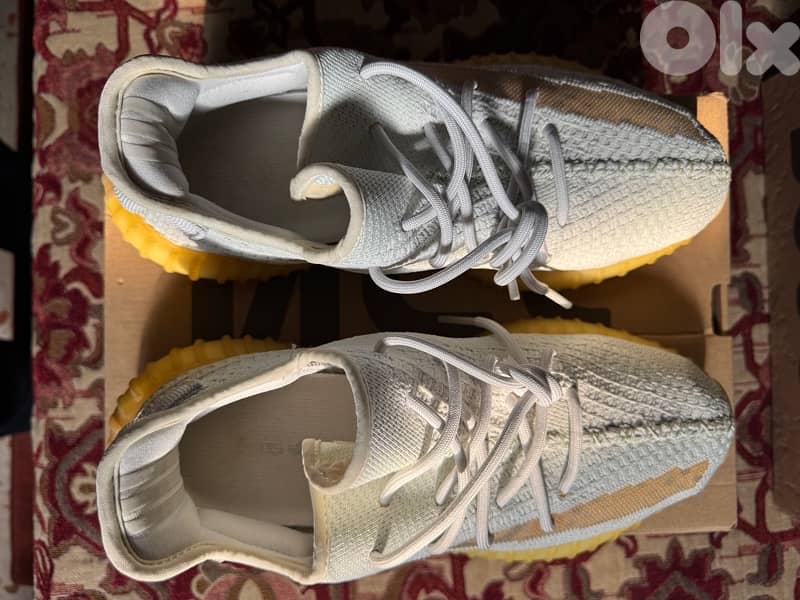adidas Yeezy Boost 350 V2 4