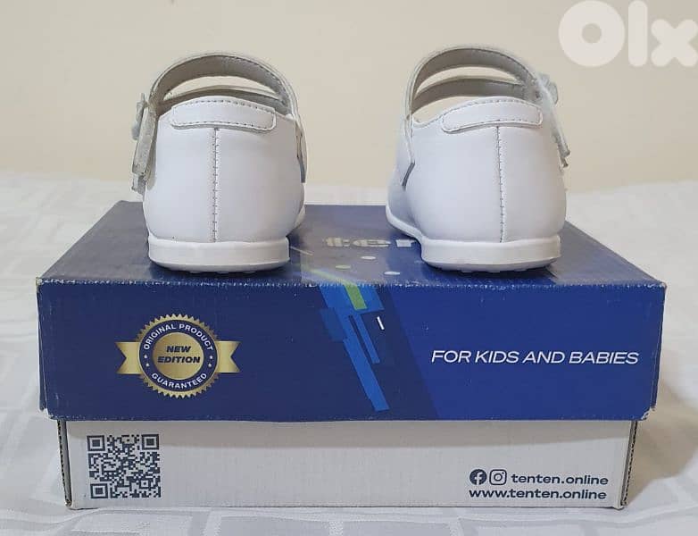 Baby shoes white original leather & used one time only size 21 3