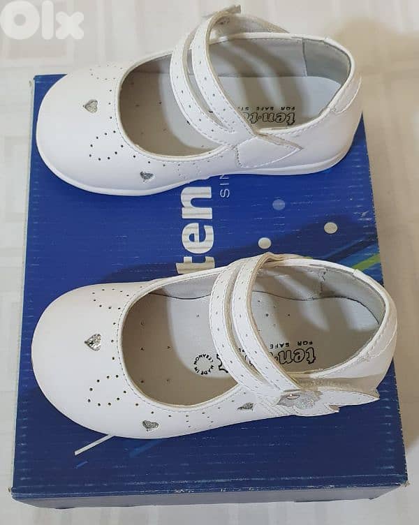 Baby shoes white original leather & used one time only size 21 4