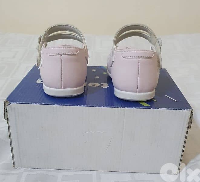 Baby shoes pink original leather & used one time only size 21 2
