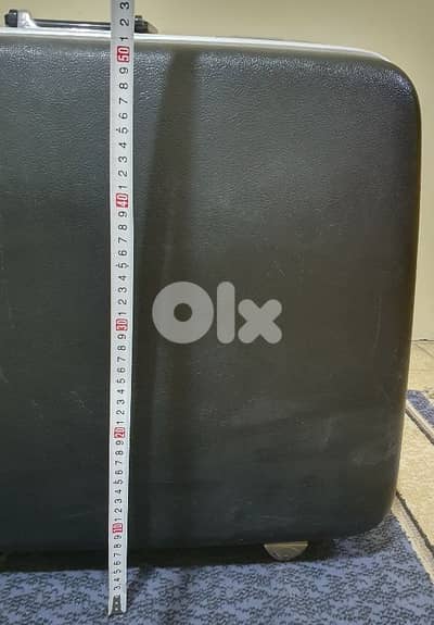 شنطة  سفر  قديم  كتير  نضيف  شبه جديد  ماركة برنس صنع  تايوان ٢٠ دولار