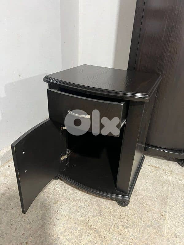 اوضة نوم ملكية خشب زان ولاتي ملبسة قشرة سنديان سحاب ودرف 15