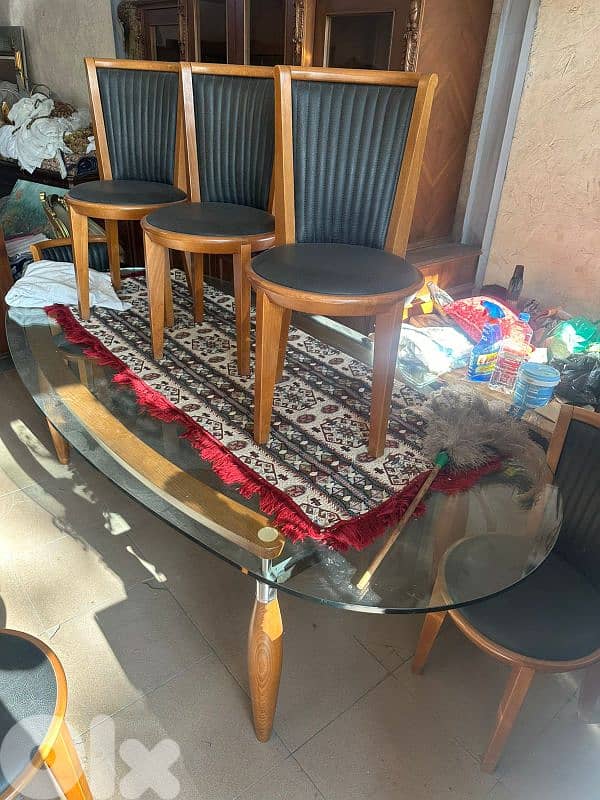 طاولة سفرة 8 كراسي خشب زان وج قزاز شبه جديدة 1