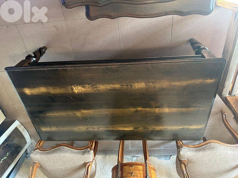 طاولة نص لصالون خشب زان كتير مرتبة ونظيفة 5