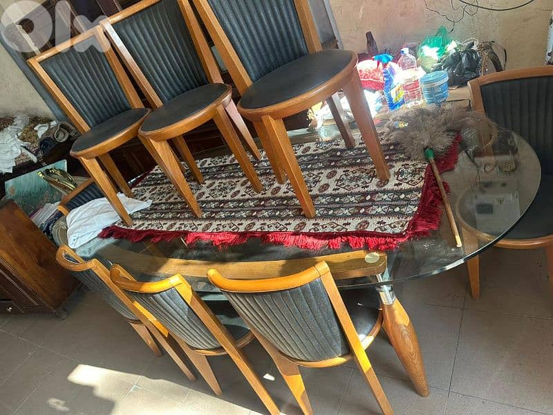 طاولة سفرة شغل جورج متى 8 كراسي وج قزاز سميك خشب زان شبه جديدة 1