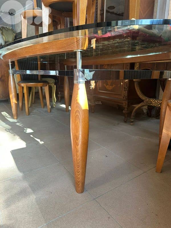 طاولة سفرة شغل جورج متى 8 كراسي وج قزاز سميك خشب زان شبه جديدة 4
