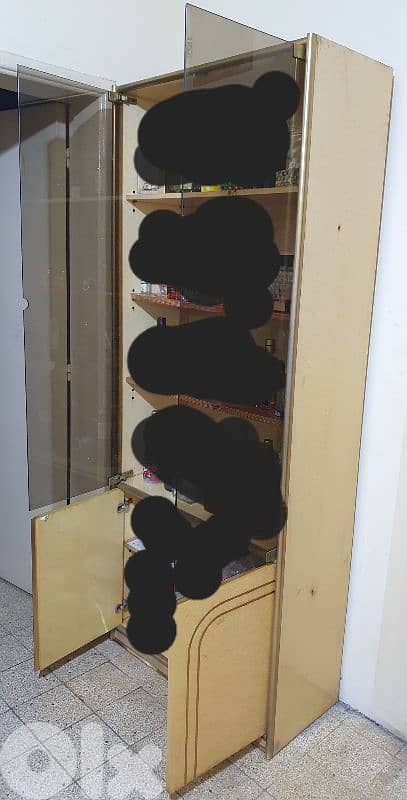 خزانة  زجاج  خشب  ونحاس  أنتيك مرتبة ٦ درف طول ٢١٠ العرض ٨٥  ارتفاع ٤٠ 2