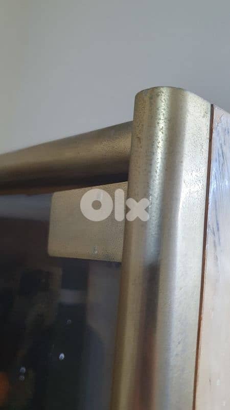 خزانة  زجاج  خشب  ونحاس  أنتيك مرتبة ٦ درف طول ٢١٠ العرض ٨٥  ارتفاع ٤٠ 8