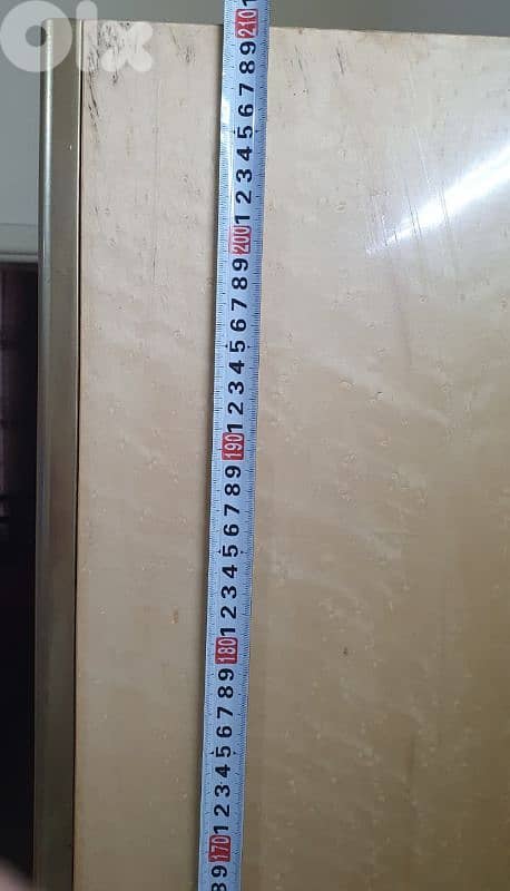 خزانة  زجاج  خشب  ونحاس  أنتيك مرتبة ٦ درف طول ٢١٠ العرض ٨٥  ارتفاع ٤٠ 14