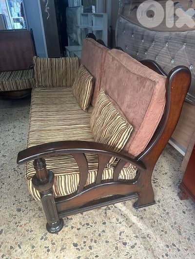 طقم شرقي خشب زان كتير مرتب وحلو اربع قطع