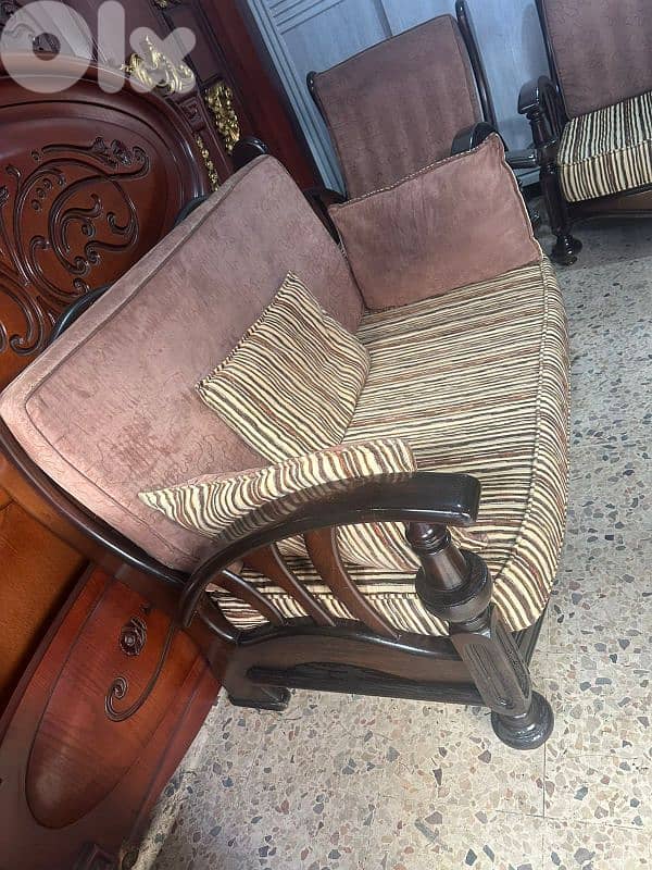 طقم شرقي خشب زان كتير مرتب وحلو اربع قطع 1