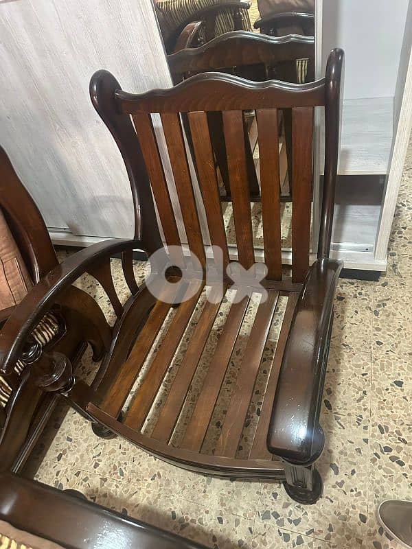 طقم شرقي خشب زان كتير مرتب وحلو اربع قطع 4