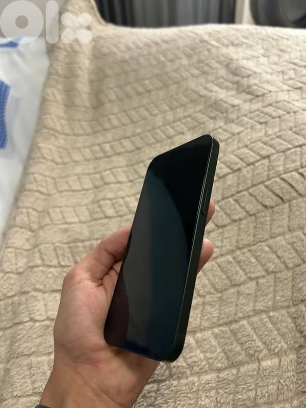 iphone 13 like new 0 scratch 5