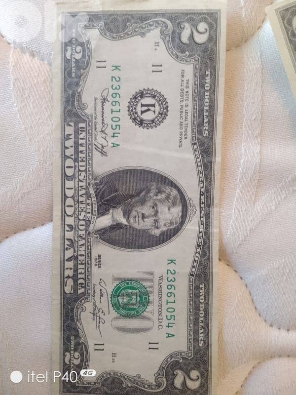 ورقة ٢$ قديمة 1