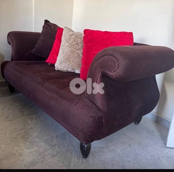 صالون مع  طاولة سقرةو ٨ كراسي 1