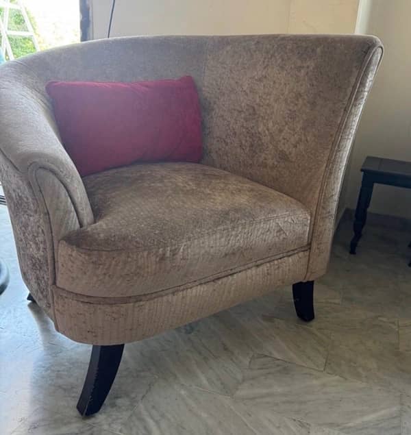 صالون مع  طاولة سقرةو ٨ كراسي 3