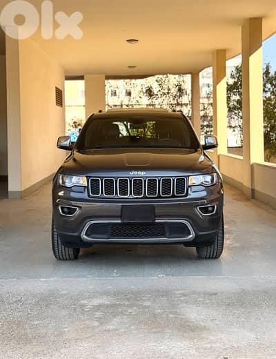 Jeep Grand Cherokee limited 2017 very clean full options