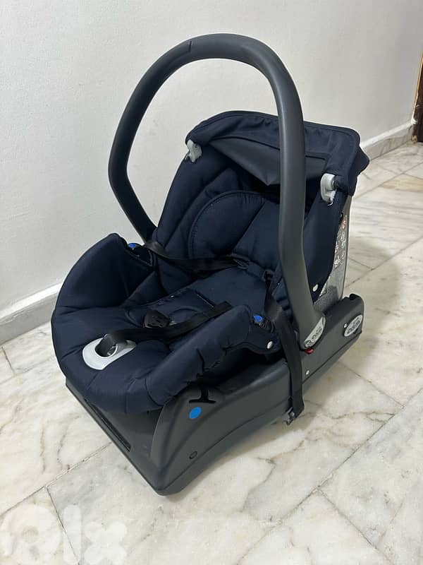 new born car seat 1