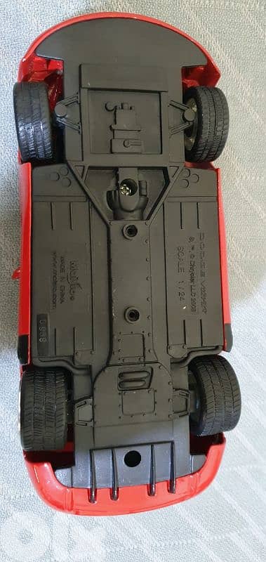 Red Dodge Viper  iron used like new no scratches  1/24   only 12 $ 2