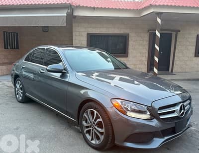 c300 4matic  Clean Carfax 2017