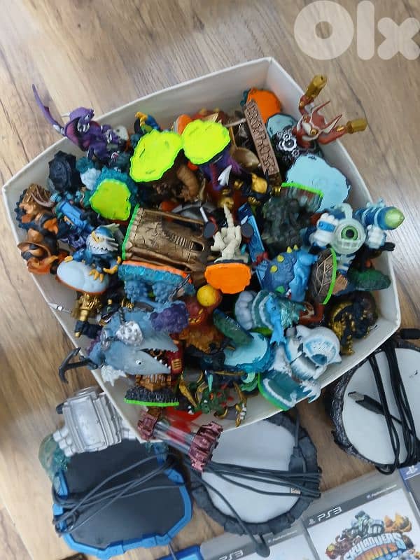 full skylanders collection perfect condition 3