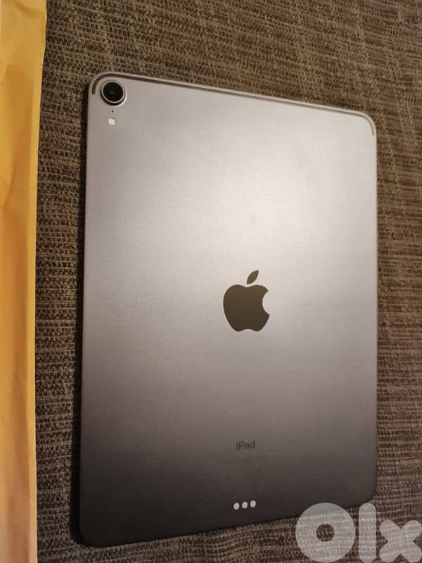 Ipad 11 Pro 1st Gen 256GB Super Clean 1
