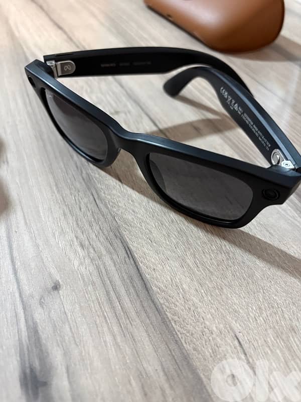 Meta Ray-Ban Smart Glasses Wayfarer (Gen 1) – Like New, AI Active 8